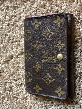 Louis Vuitton Monogram Canvas Folded Key Pouch - Brown & Gold